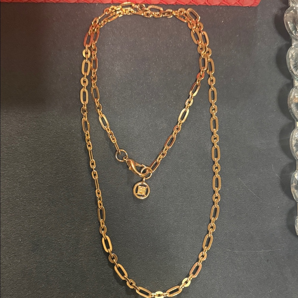 Givency Elegant Gold Chain Necklace